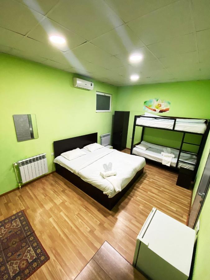 Domino Yerevan Hostel And Hotel Exterior foto