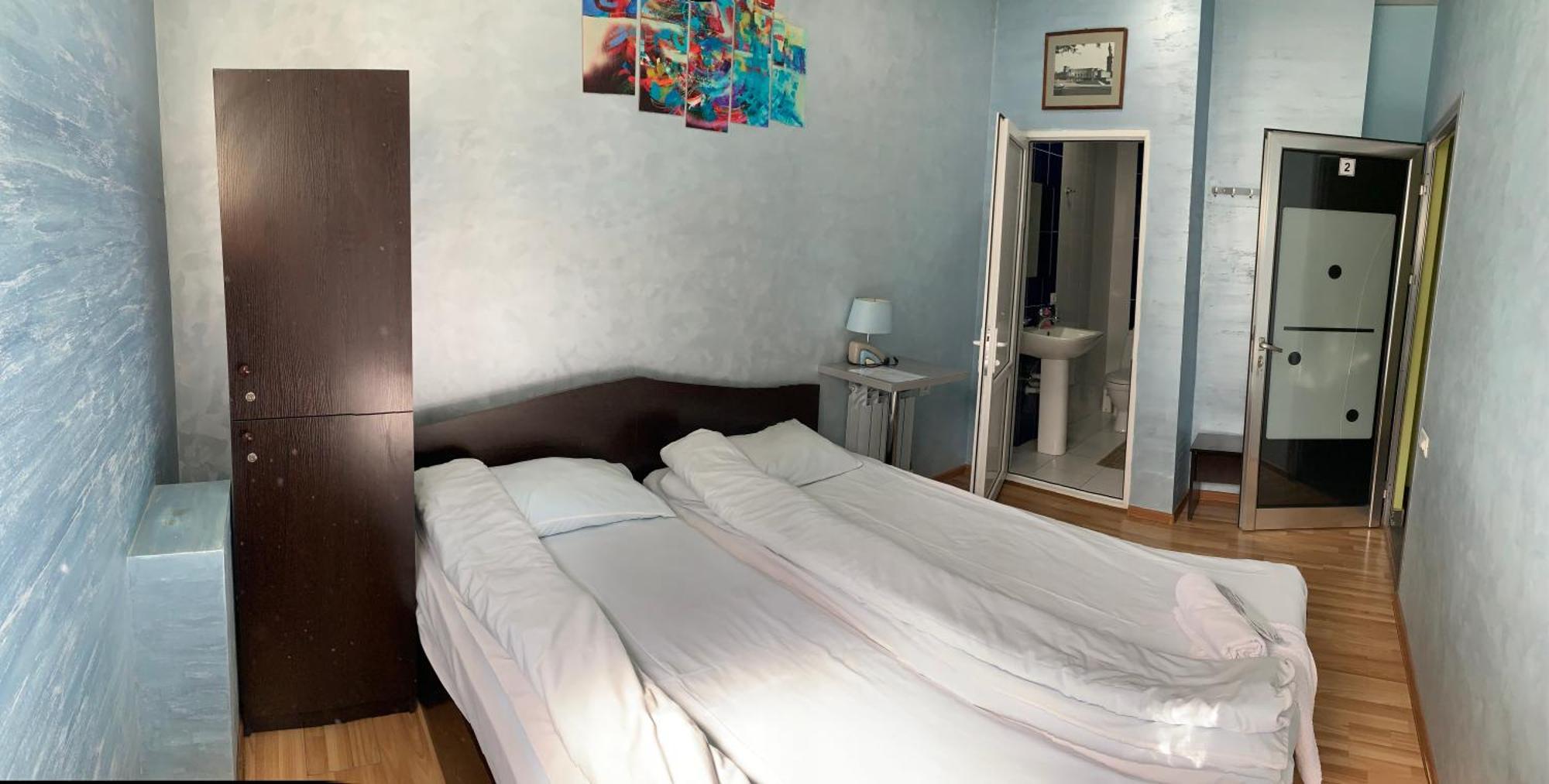Domino Yerevan Hostel And Hotel Quarto foto