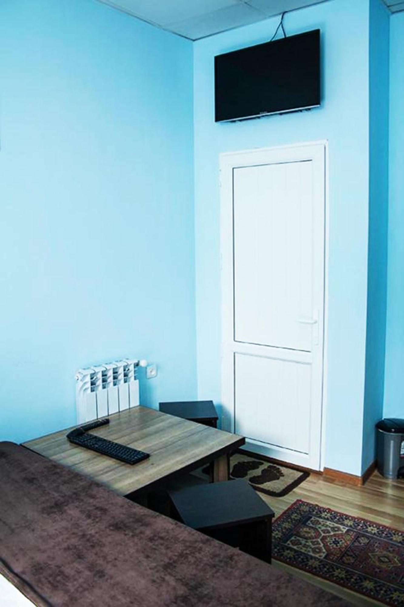 Domino Yerevan Hostel And Hotel Quarto foto